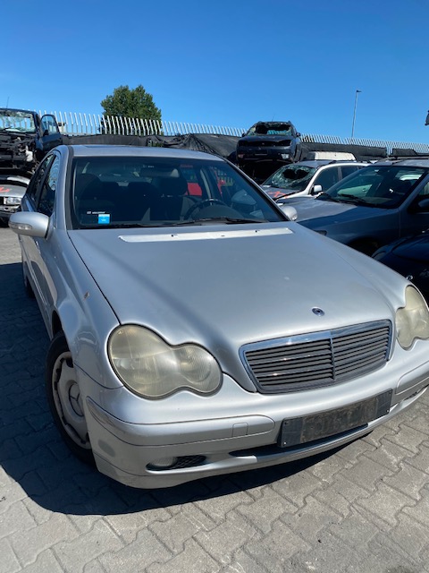 Ricambi Mercedes C 2200cc diesel 2004 tipo motore 611962 105kw