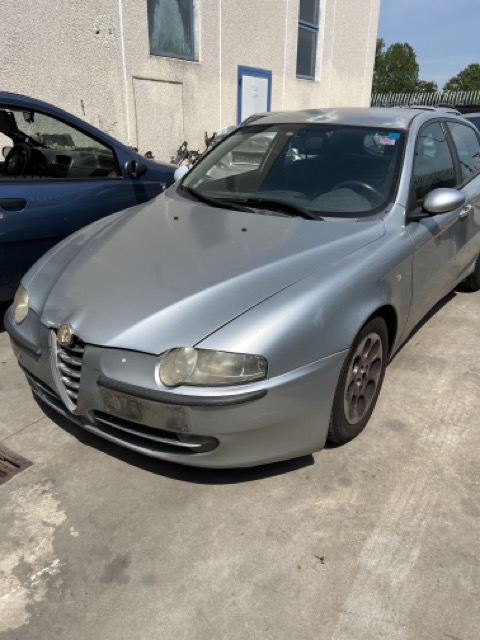 Ricambi Alfa Romeo 147 cc. 2.0 Benz. Anno 2001 Codice Motore AR32310 110 Kw