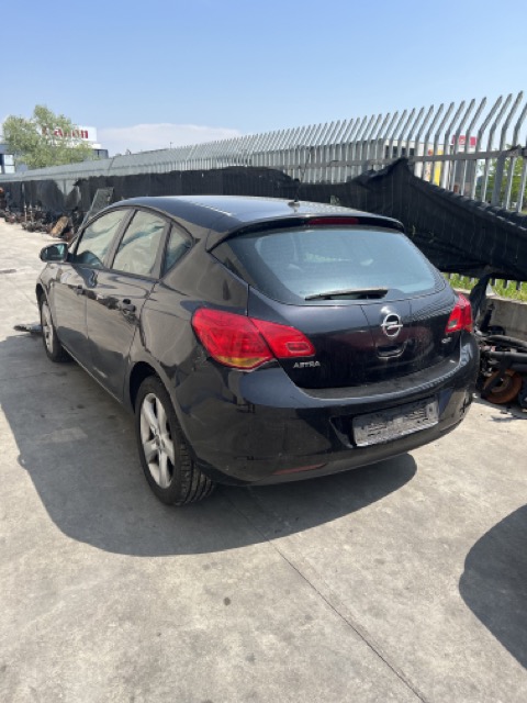 Ricambi Opel Astra 1.7 CDTI Anno 2010 Codice Motore A17DTR 81Kw