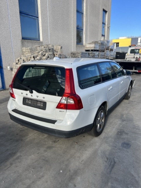 Ricambi Volvo V70 SW 2.0 F Benz. Anno 2010 Codice Motore B4204S4 107KW