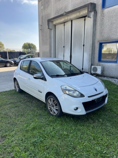 Ricambi Renault Clio 3a serie 1.2 16V 5P Anno 2011 Codice Motore D4FD7 55KW