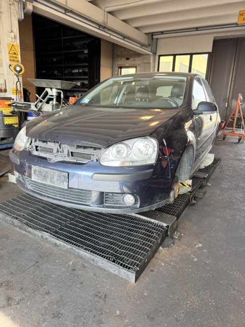 Ricambi Volkswagen Golf 1.6 16V 5P Anno 2005 Codice Motore BSE 75KW