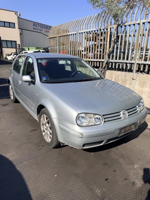 Ricambi Volkswagen Golf 1.6 16V Anno 2002 Codice Motore AZD 77KW