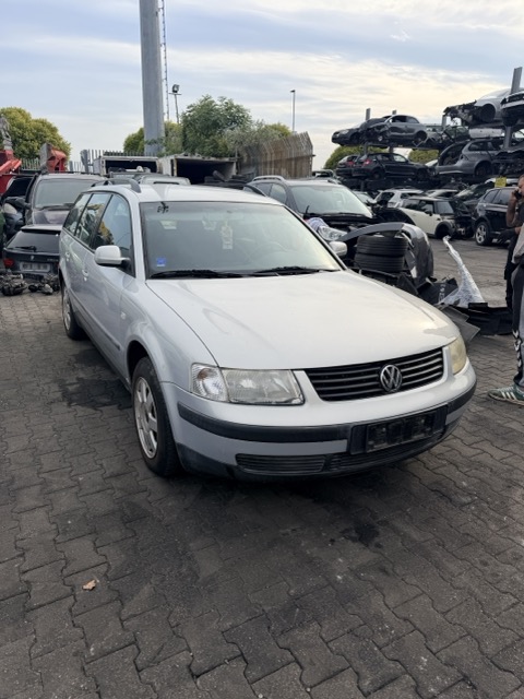 Ricambi Volkswagen Passat 1.8 20V SW Anno 2000 Codice Motore APT 92KW